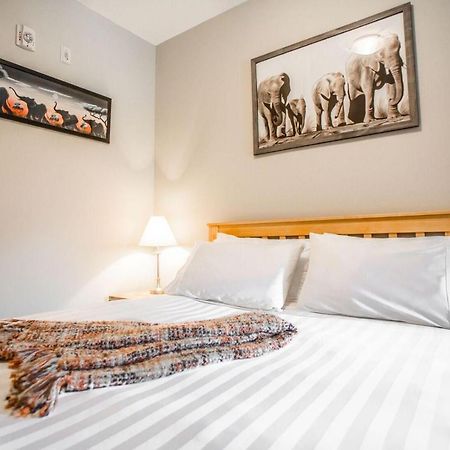 Vila Beautiful Peak Vista - 2Br W Stunning Mt Views Canmore Exteriér fotografie